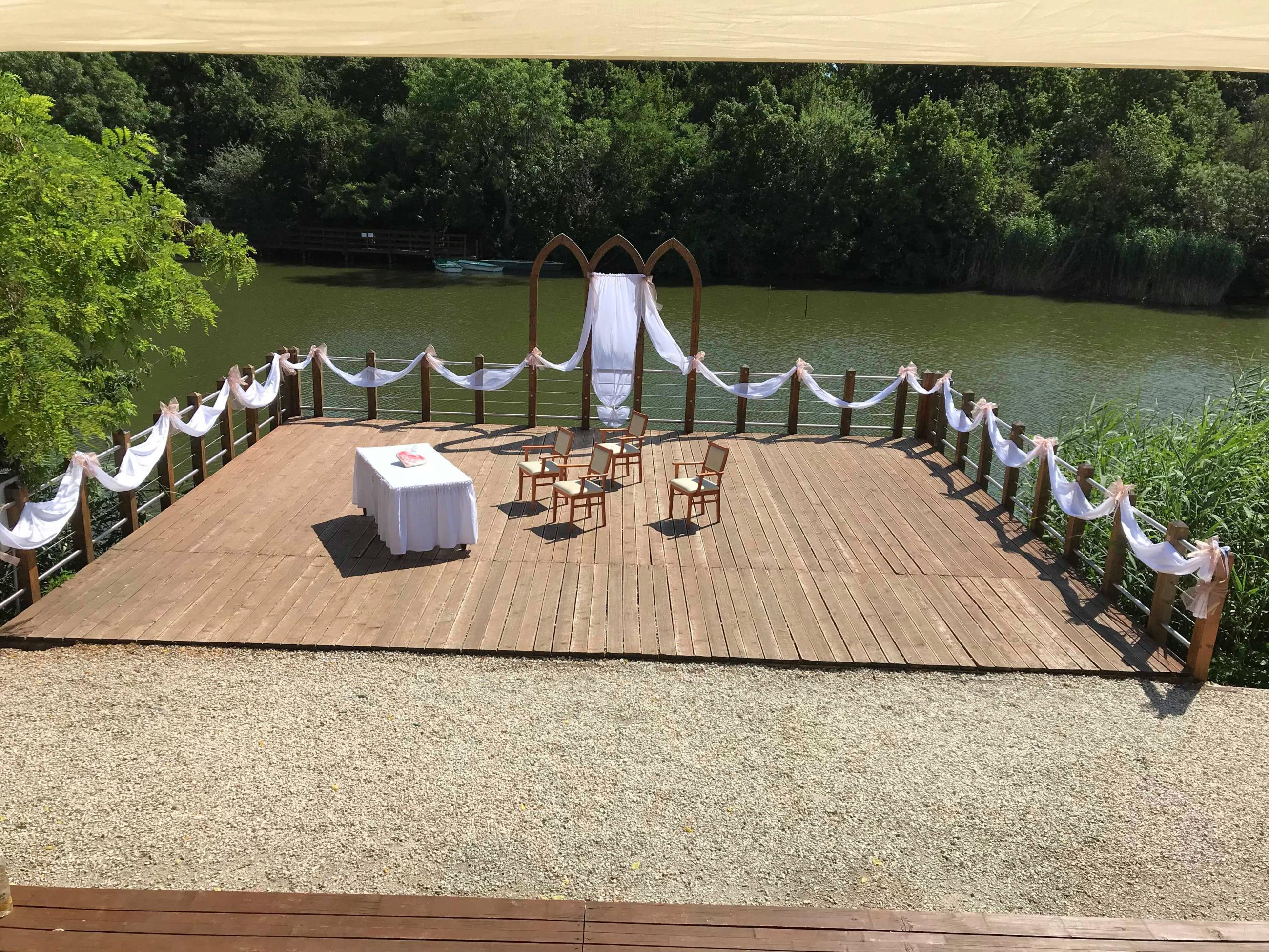 Szent László Rendezvénytér (Víziszínpad)